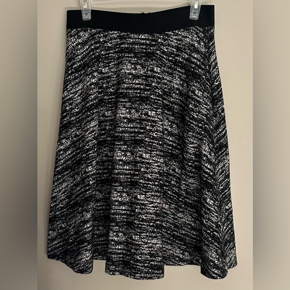 BANANA REPUBLIC size 6, BLACK & WHITE Skirt. - Picture 2 of 6